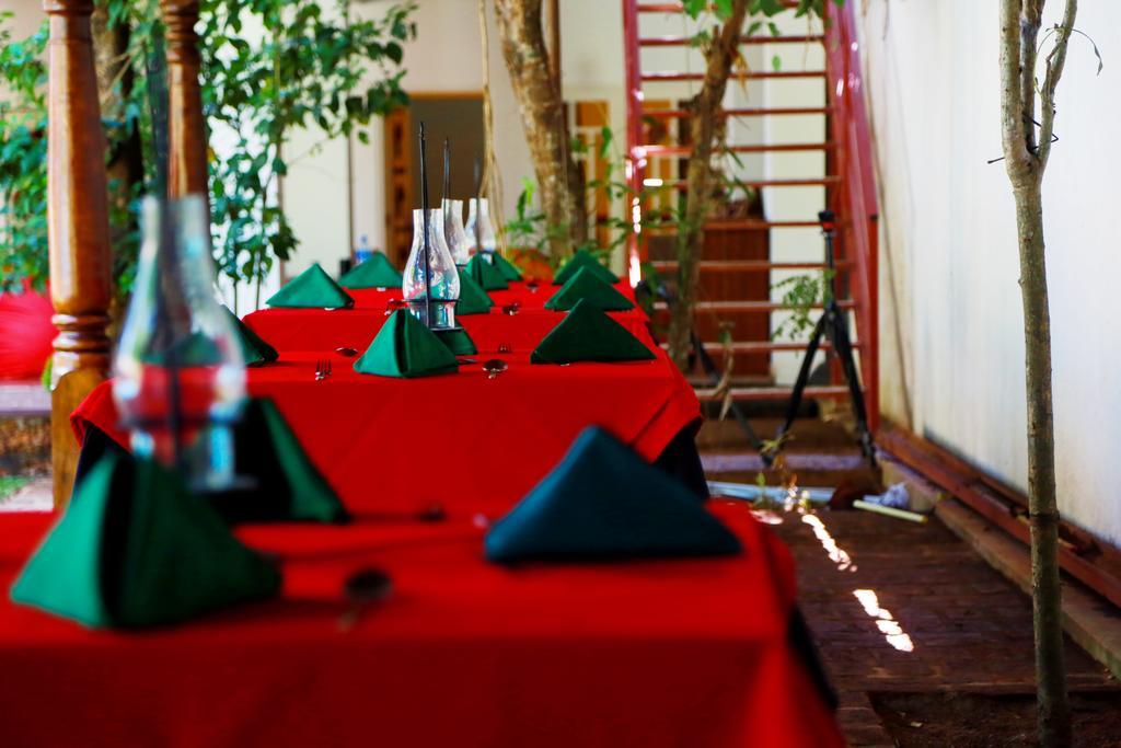 Katunayaka Lanka Bangla Inn Villas Restaurant & Travels מראה חיצוני תמונה