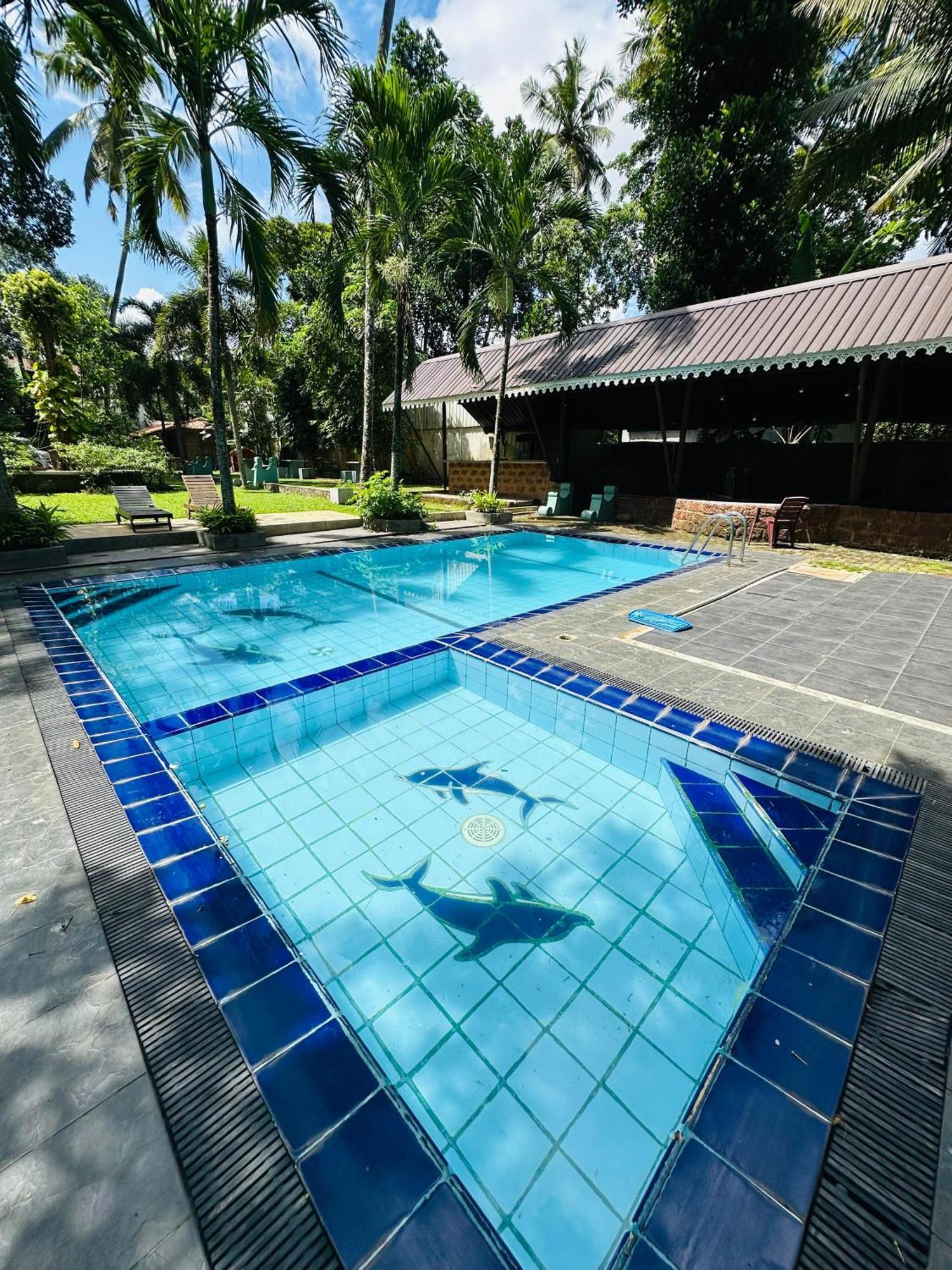 Katunayaka Lanka Bangla Inn Villas Restaurant & Travels מראה חיצוני תמונה