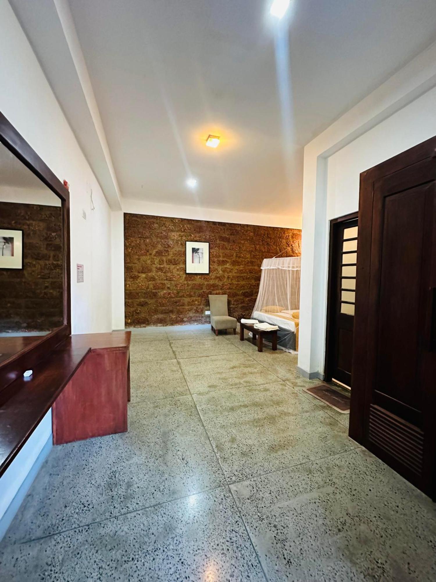 Katunayaka Lanka Bangla Inn Villas Restaurant & Travels מראה חיצוני תמונה