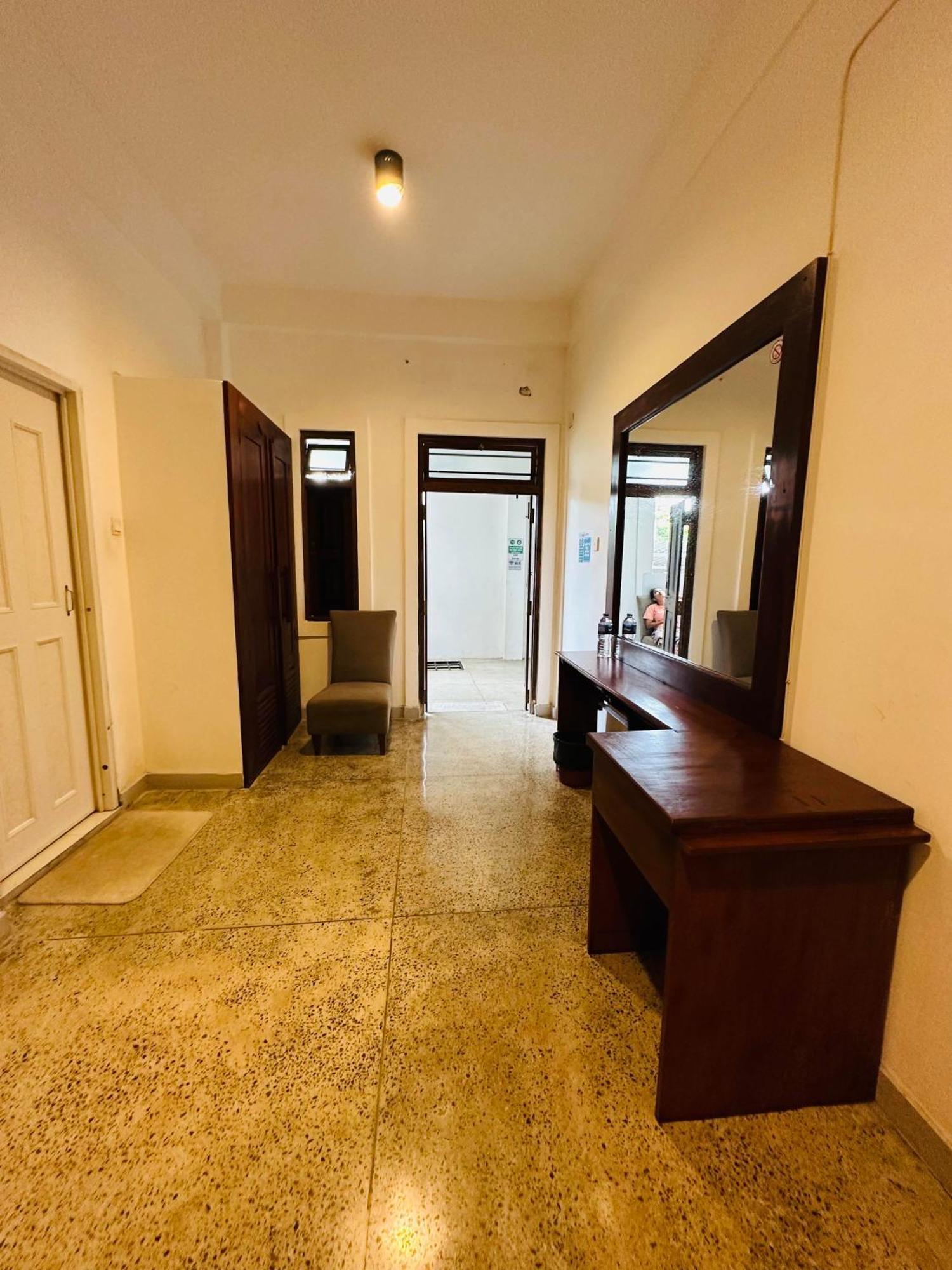 Katunayaka Lanka Bangla Inn Villas Restaurant & Travels מראה חיצוני תמונה