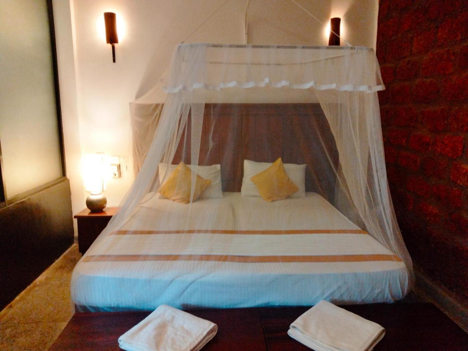 Katunayaka Lanka Bangla Inn Villas Restaurant & Travels מראה חיצוני תמונה